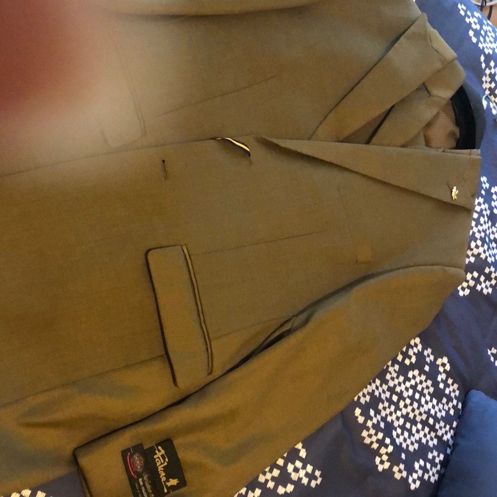 Men’s suit